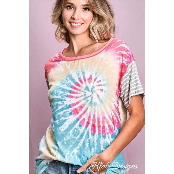 ❤️LAST 1! Circular Tie Dye Contrast Detail Top! - Picture 4 of 11